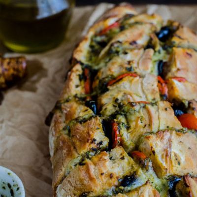 Quick & Easy Pizza-Style Stuffed Bread